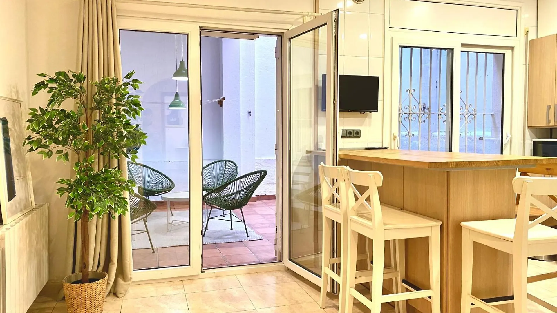 Cozy Apartment 7P With Terrace Barcelona Spain